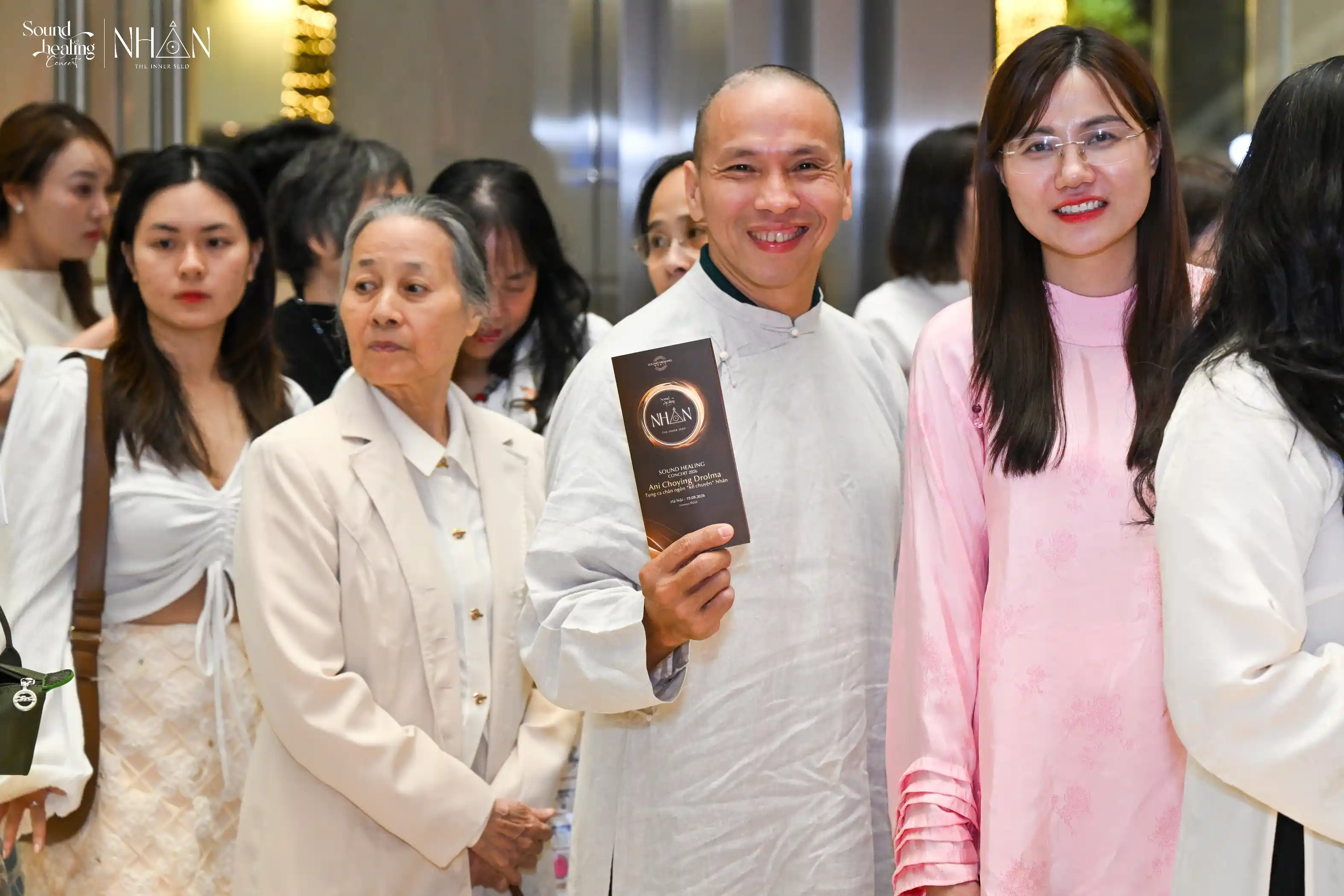 Khoảnh khắc đêm hòa nhạc tụng ca chân ngôn — Sound Healing Concert 2026 Hà Nội